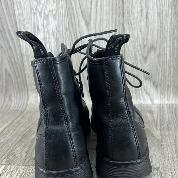 Doc Martins airwair soft soles style Newton
