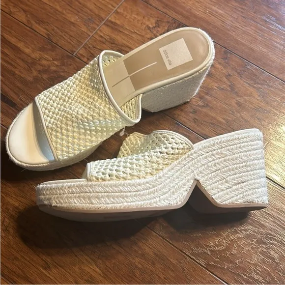 Dolce Vita Ladin platform heels NWT
