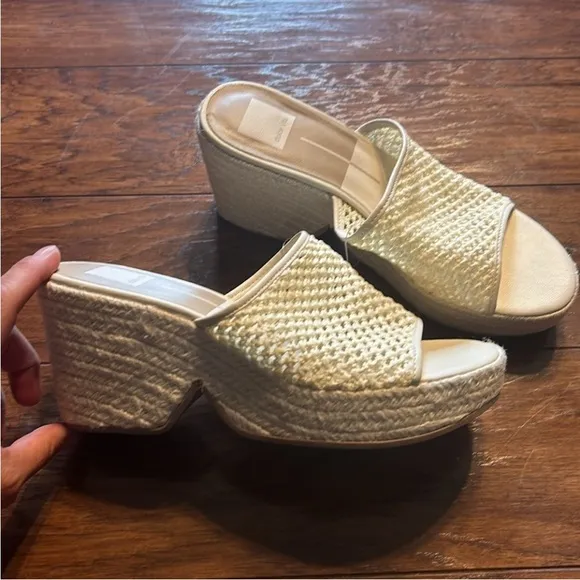 Dolce Vita Ladin platform heels NWT