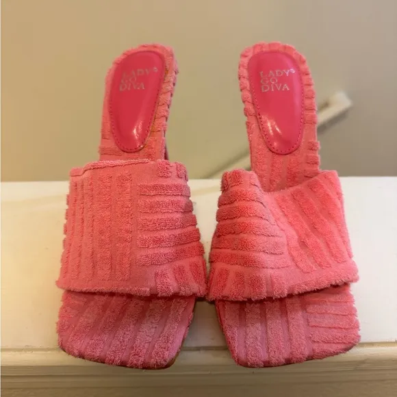 Dolls Kill Lady Go Diva PINK TERRY CLOTH HEELS STILETTOS SANDALS 7 NEW