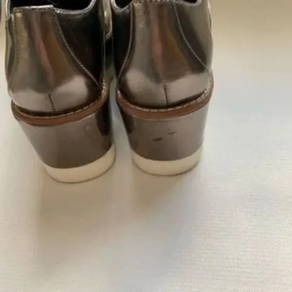 Donna Karan Metallic Platform Shoes w/Lug Sole size 5