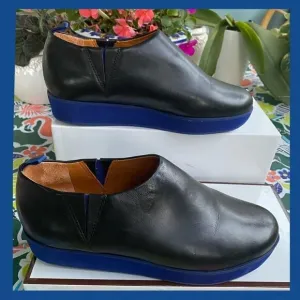 Dr. Liza black leather blue sole color block, minimalist shoes made Brazil 7