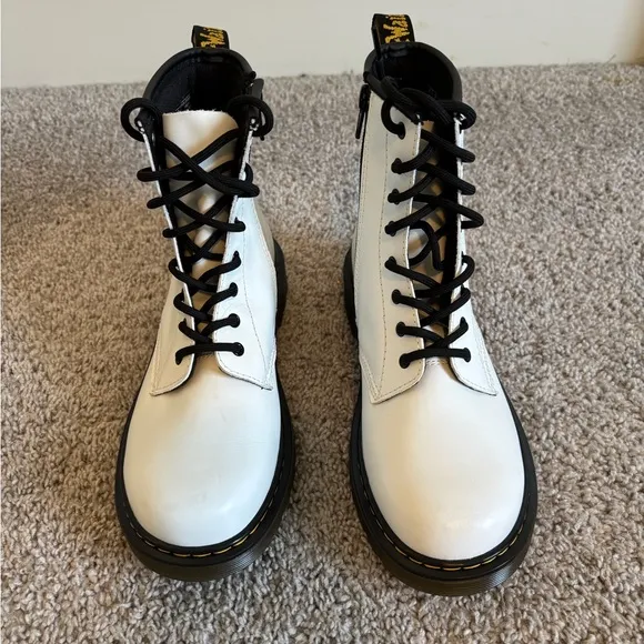 DR. MARTENS 1460 WOMEN'S PATENT LEATHER LACE UP BOOTS size 5 NWOT
