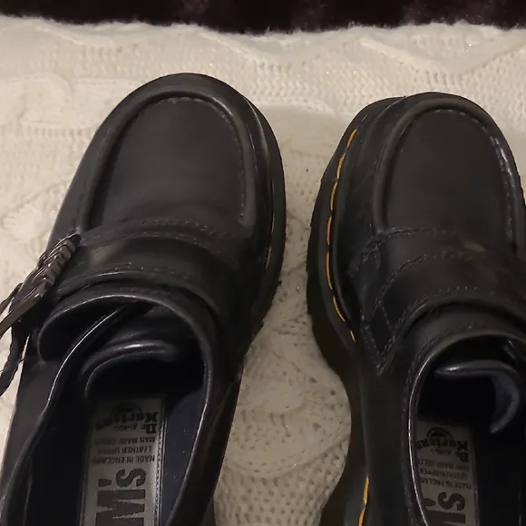 Dr. MARTENS Black Leather Men's Shoes