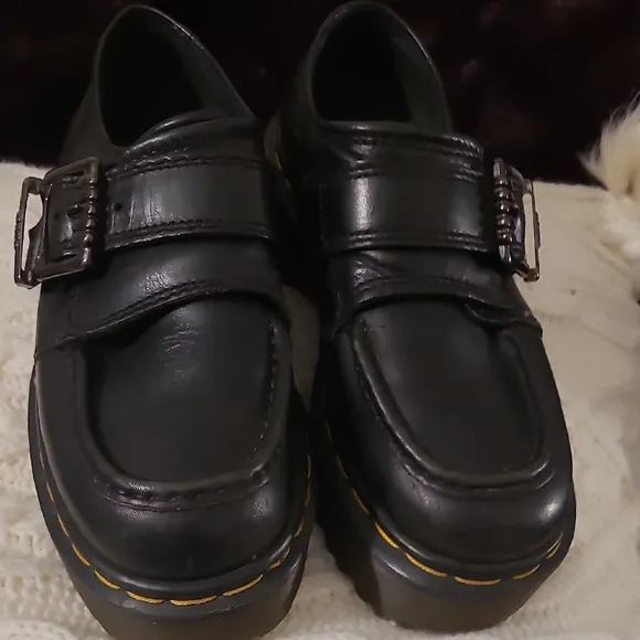 Dr. MARTENS Black Leather Men's Shoes