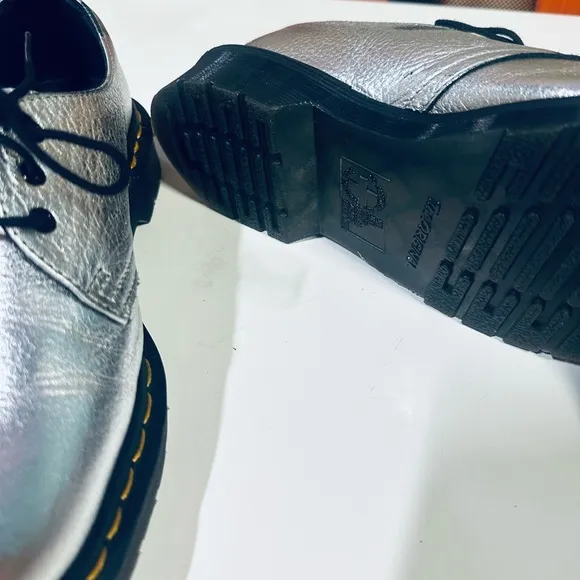 Dr. Martens Metallic Silver Pebbled Leather 1461 MET Shoes