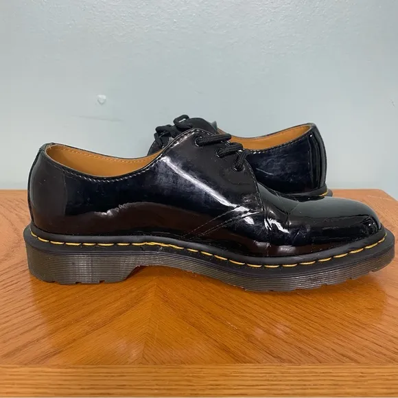 Dr. Martens Women’s Patent Leather Oxford Shoes Lace Up Sz 9 Black 10084 Leather
