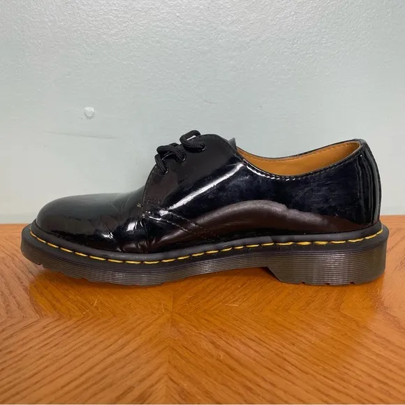 Dr. Martens Women’s Patent Leather Oxford Shoes Lace Up Sz 9 Black 10084 Leather