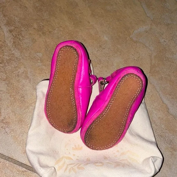 Easy Peasy Lillyp Velcro leather Mary Jane soft soled shoes in “fushia” size 19