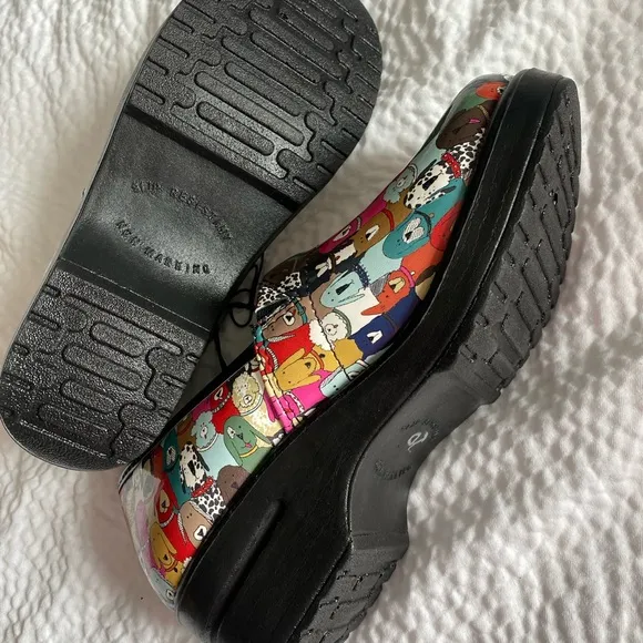 EASY STREETslip resistant/non marking sole!CUTE4 all,helpful when on ur ft a lot