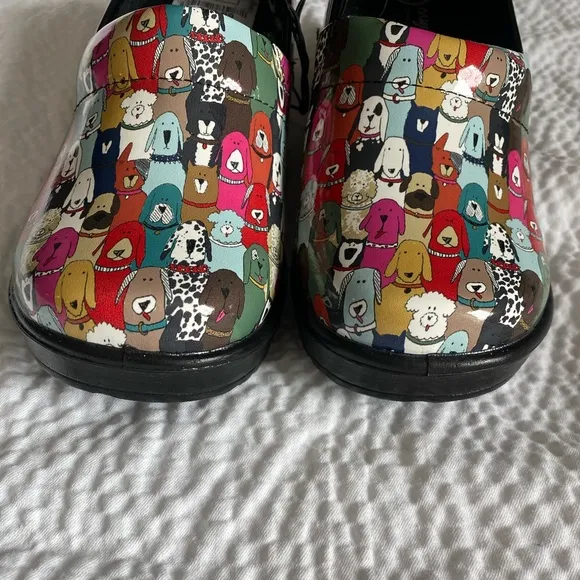 EASY STREETslip resistant/non marking sole!CUTE4 all,helpful when on ur ft a lot