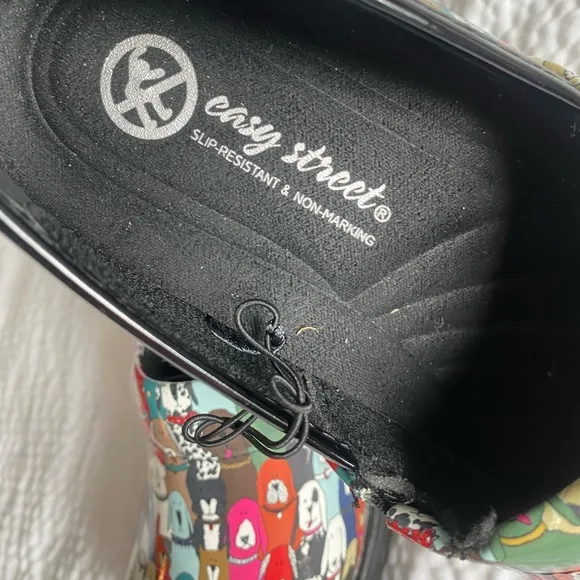 EASY STREETslip resistant/non marking sole!CUTE4 all,helpful when on ur ft a lot