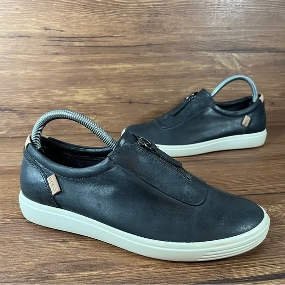Ecco Soft 7 Center Zip Slip-On Black Leather Sneakers Women’s Size 7 (38) Shoes