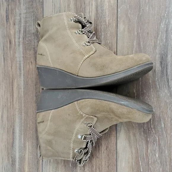 Eddie Bauer Women Suede Wedge Booties Shoes sz 8.5