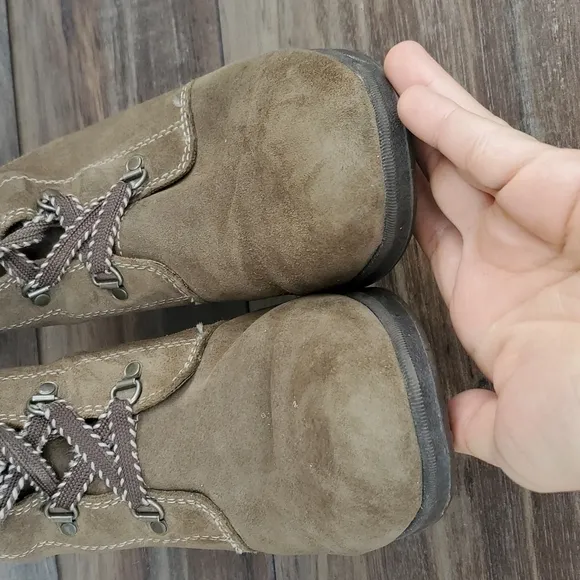 Eddie Bauer Women Suede Wedge Booties Shoes sz 8.5