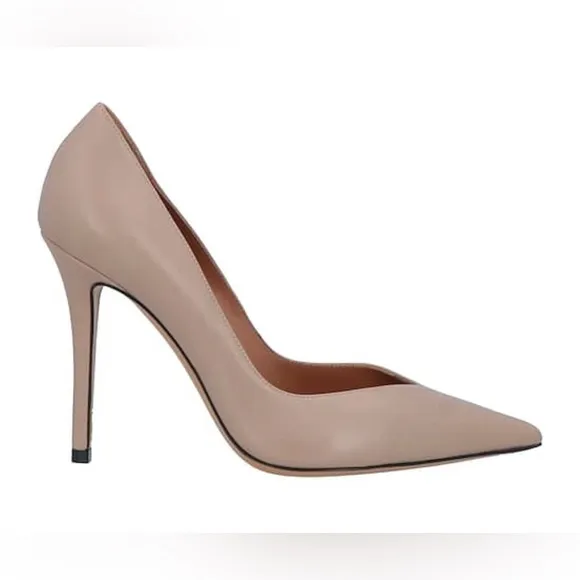 Emporio Armani. Size 37. Color blush.