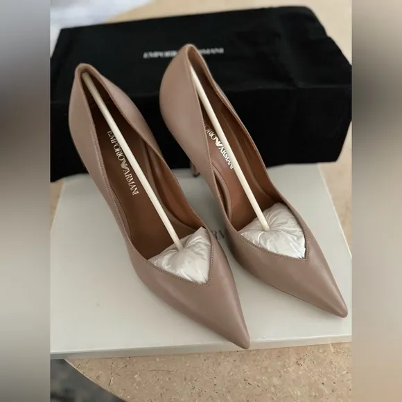 Emporio Armani. Size 37. Color blush.