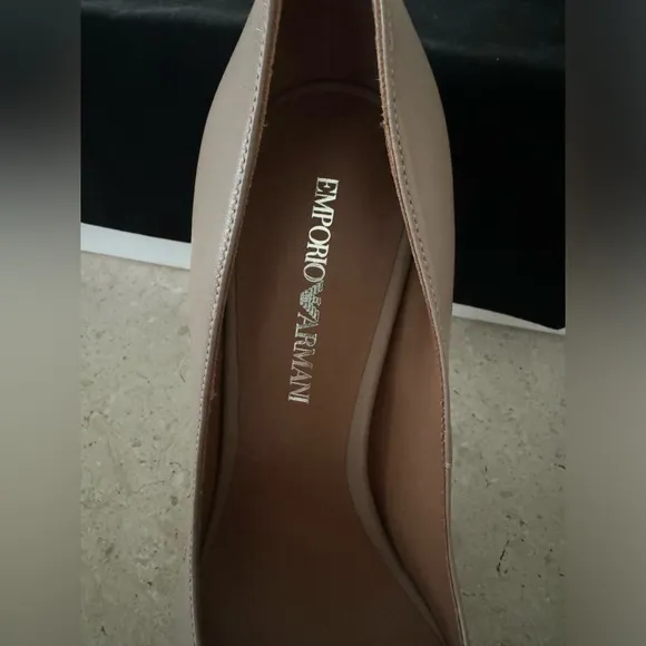 Emporio Armani. Size 37. Color blush.
