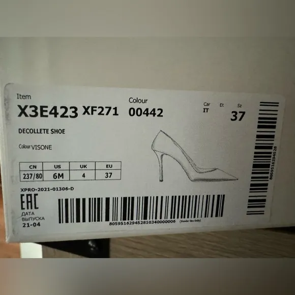 Emporio Armani. Size 37. Color blush.