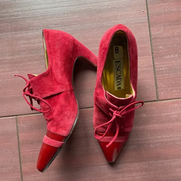 Escada patent leather/suede pump
