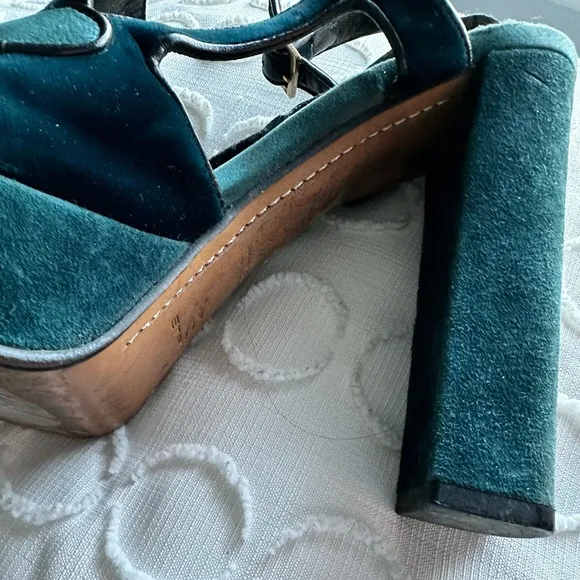 ETRO Italian Women high Heels green shades, Velvet material, Size 40 /US 8.5 apr
