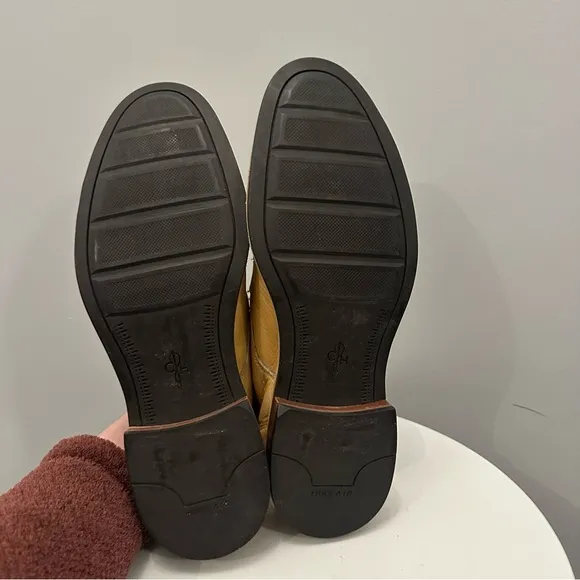 EUC Cole Haan Leather Shoes. Men’s 10 1/2.