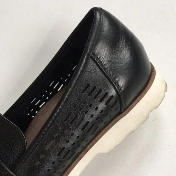 EUC Earth Brand Shoes / Loafers