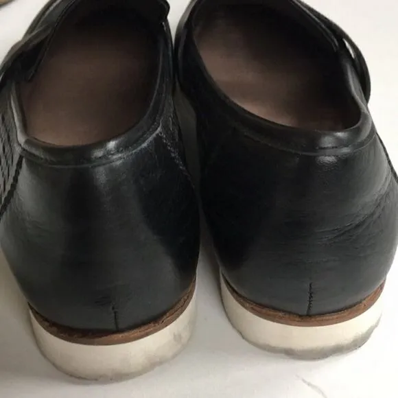 EUC Earth Brand Shoes / Loafers
