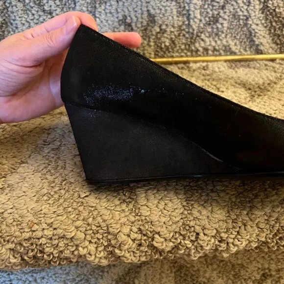 EUC Taryn by Taryn Rose Kerrin Black Shimmer Wedge Heels Shoes Size 8 M