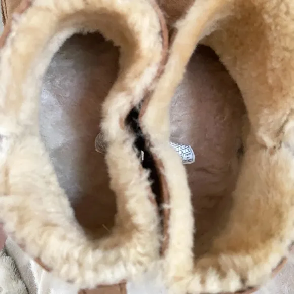 EXCELLENT CONDITION UGG Melrose Suede Shearling Bootie Chestnut Size 8