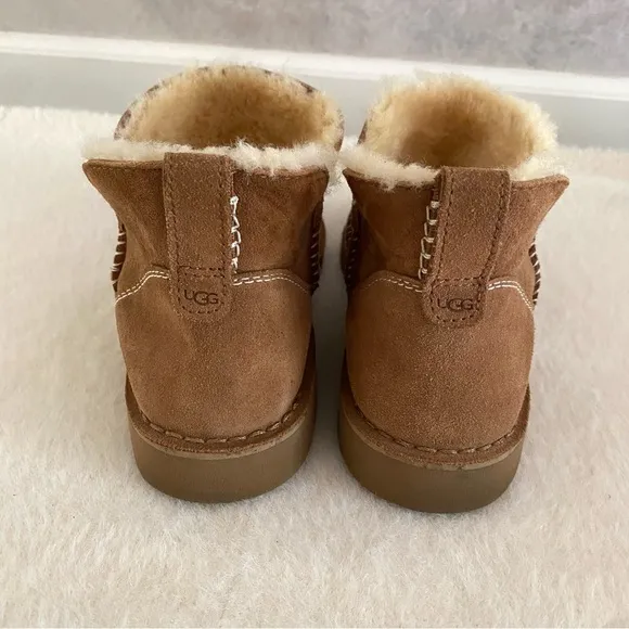 EXCELLENT CONDITION UGG Melrose Suede Shearling Bootie Chestnut Size 8