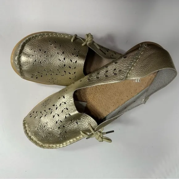 fantini Women's Gold Leather Loafers size 9 pre owned