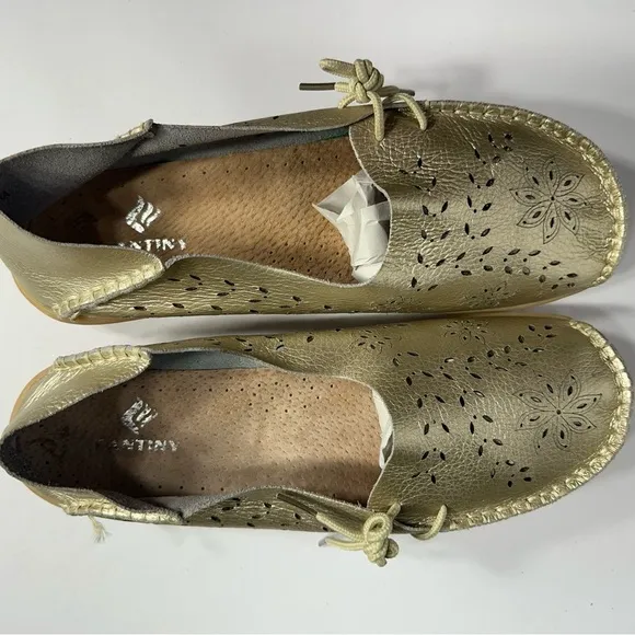 fantini Women's Gold Leather Loafers size 9 pre owned