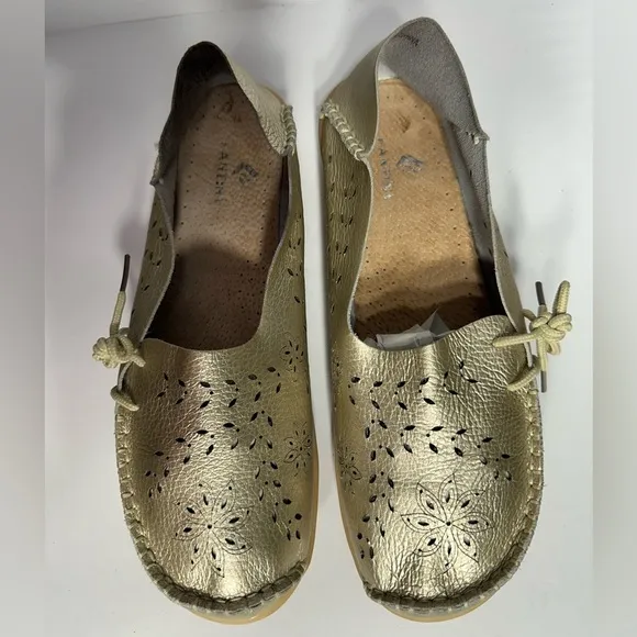 fantini Women's Gold Leather Loafers size 9 pre owned