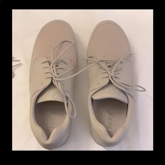 FLEXX 8WW COMFORT SHOES.  NEW