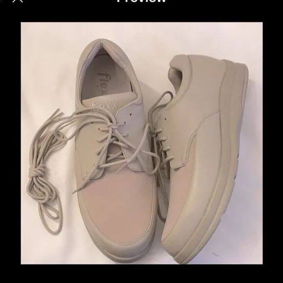 FLEXX 8WW COMFORT SHOES.  NEW