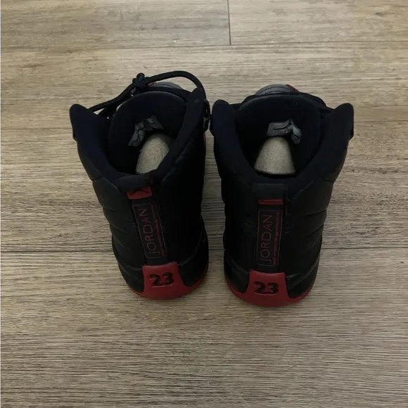 Flu game 12s size 5.5