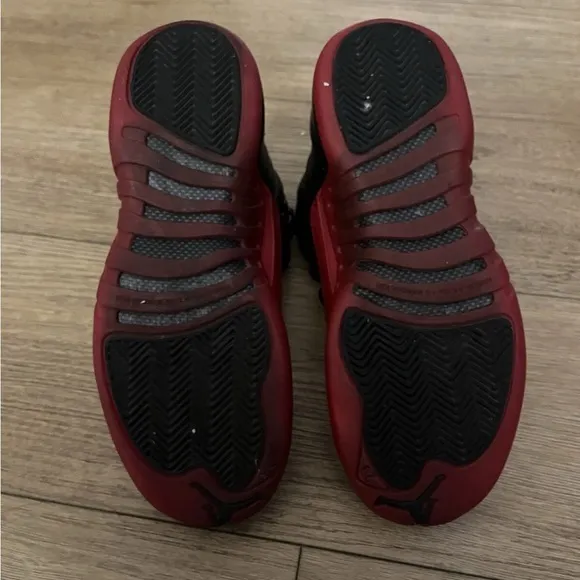 Flu game 12s size 5.5
