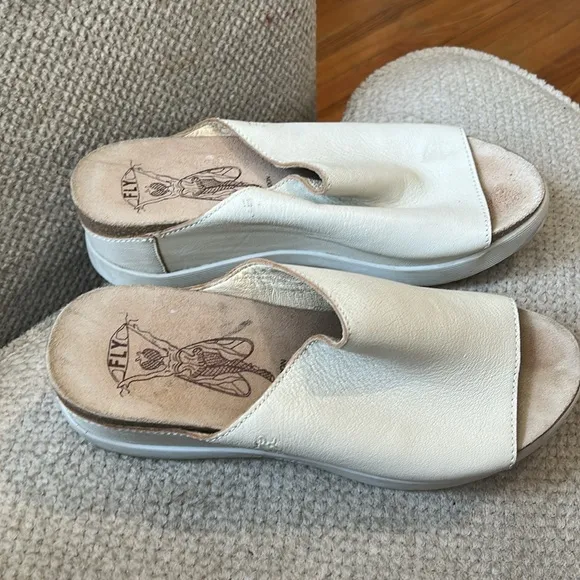 🪰Fly London Leather Comfort Slides