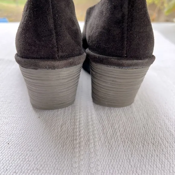 FLY London Women's Yaz Wedge Pump Chocolate Brown Suede 39