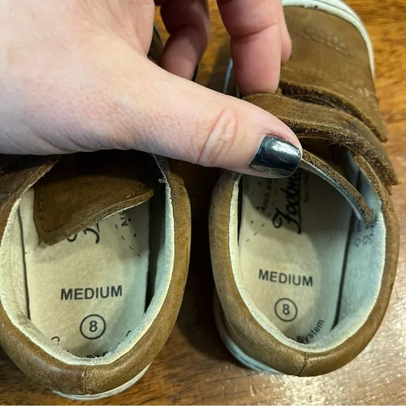 Footmates Soft Touch Henry brown shoes size 8