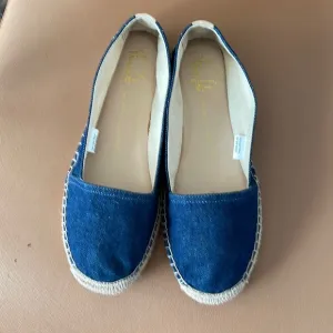 FRANCO SARTO THE ARTIST COLLECTION SIZE 8