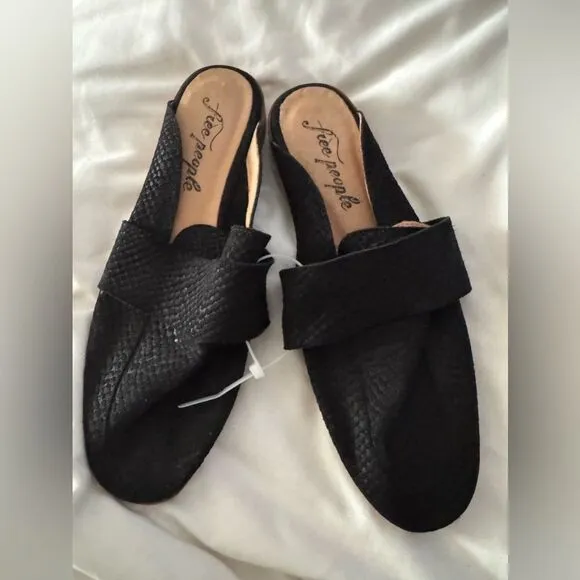 Free People At Ease Loafer Mule Reptile Embossed Suede Black Leather Shoes 7 NEW