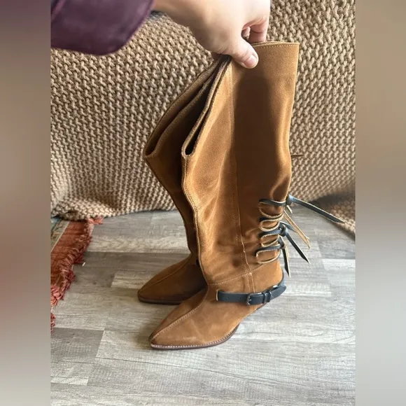 Free People Back-lace Sway Low Slouchy Boots NWOT Size US 9.5 Camel Suede