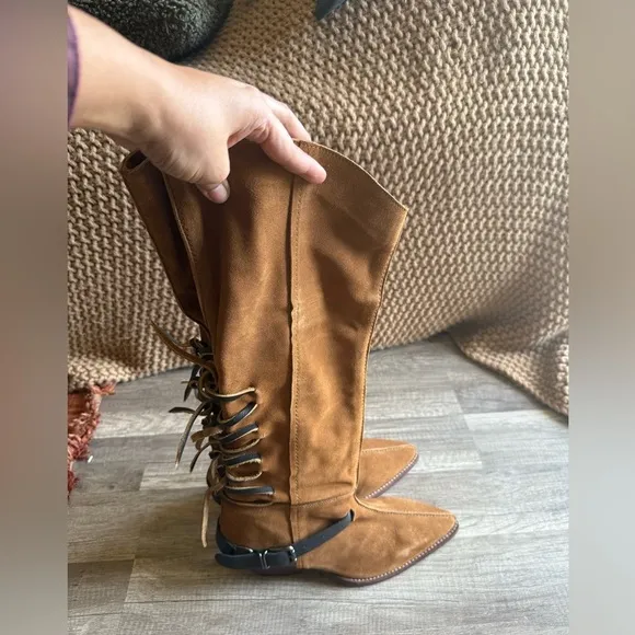 Free People Back-lace Sway Low Slouchy Boots NWOT Size US 9.5 Camel Suede