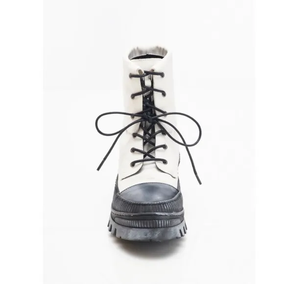 Free People‎ Goldie Lug Sole Lace up Boote