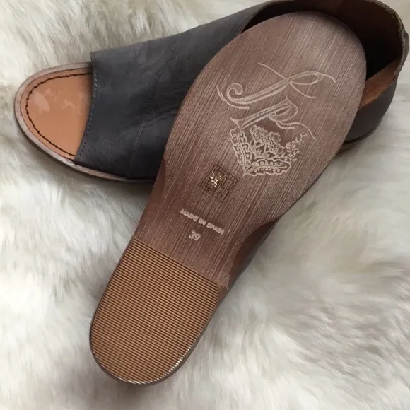 FREE PEOPLE WOMEN SHOES SUPER CUTE MADE IN SPAIN SIZE 39