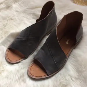 FREE PEOPLE WOMEN SHOES SUPER CUTE MADE IN SPAIN SIZE 39