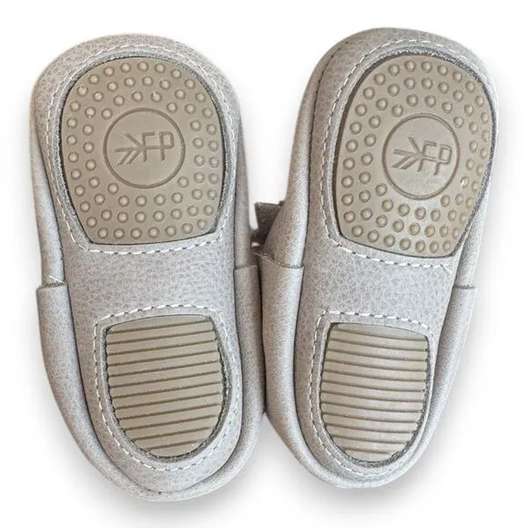Freshly Picked Salt Flats Bow Baby Shoes Moccasins Size 4 Soft Sole NIB