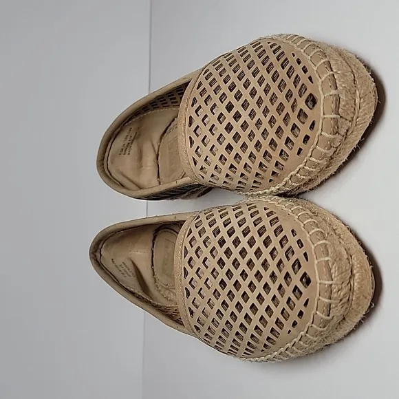 Frye Lee A Line Perforated Espadrille Flat Shoe Slip-On Slide-On Leather Tan 6.5